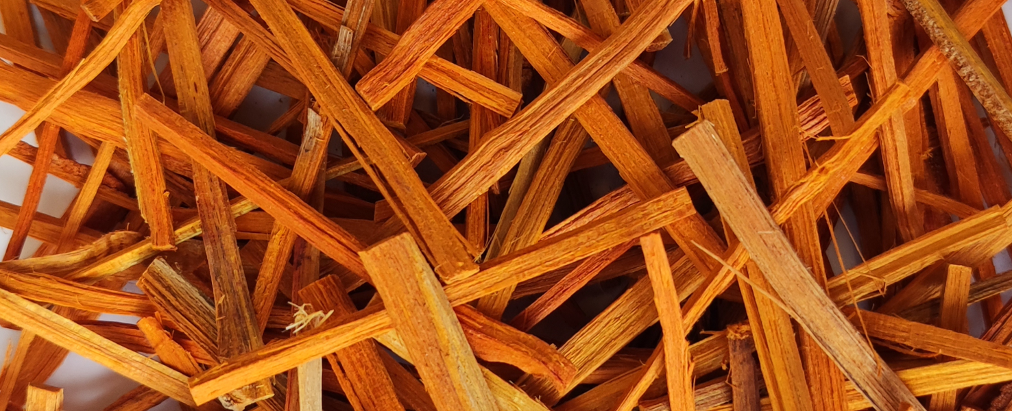 Le bois de sappan pour stimuler la croissance des cheveux